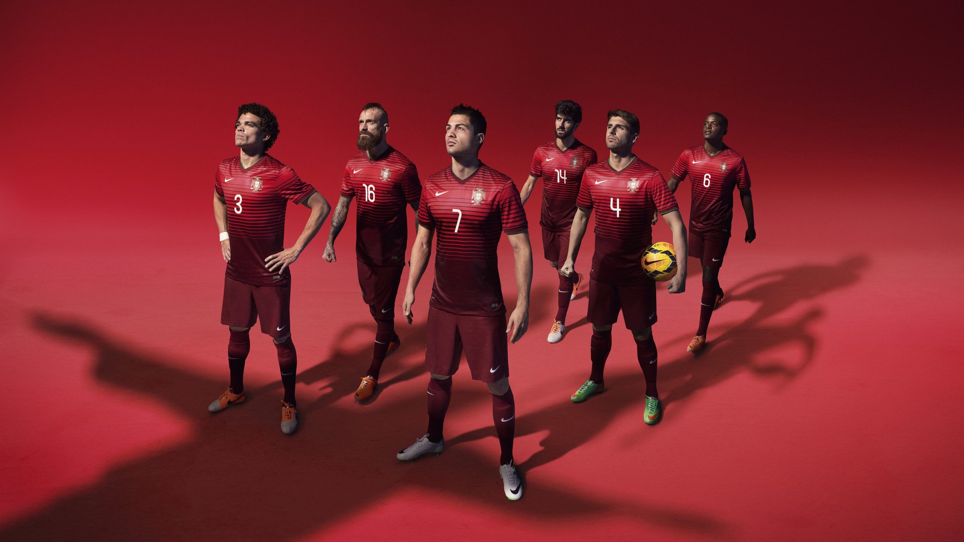 哥伦比亚队后卫佩雷斯在巴黎奥运会上表现出色,哥伦比亚 球员